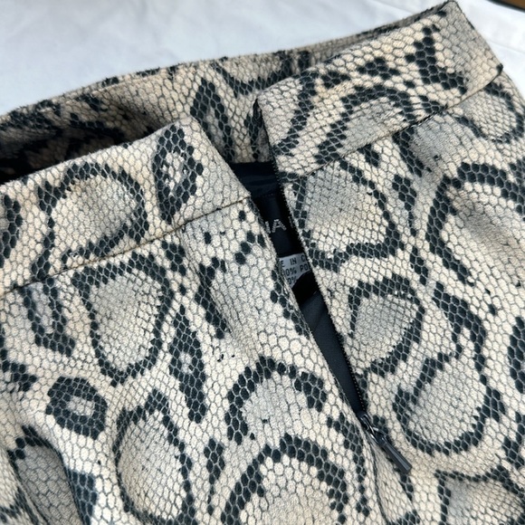 Donna Morgan Snakeskin Straight Leg Pants - Picture 5 of 8